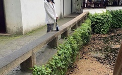 疯狂别克车撞孕妇小孩都撞出来了